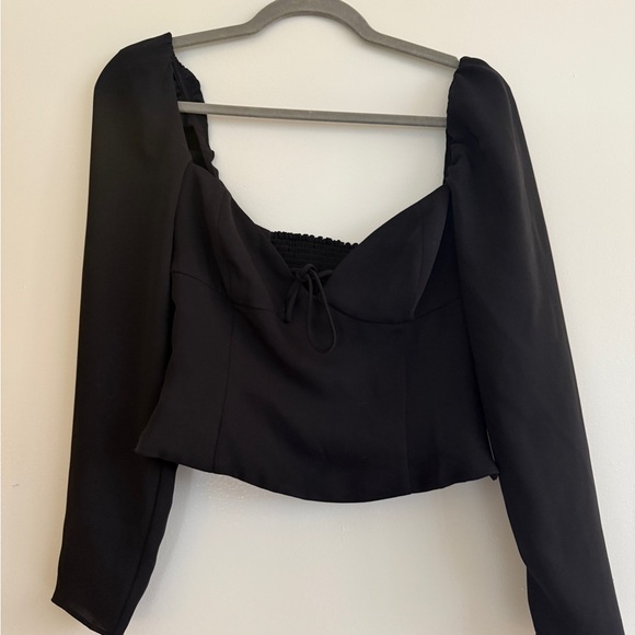 Wilfred Novella blouse in black from Aritzia - Picture 5 of 6